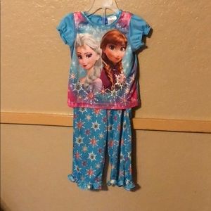 3T frozen pajamas.